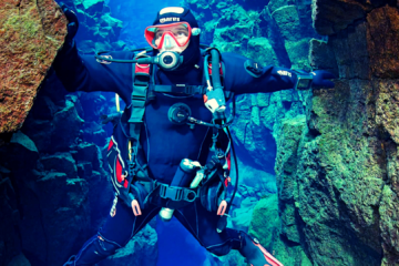 Scuba diving Silfra tour